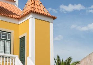 Torreira . Yellow Beach Pavilion