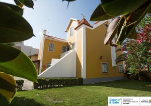 Torreira . Yellow Beach Pavilion