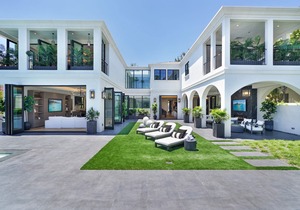 Villa Colette by LuxJB 🏆 Beverly Hills Mansion with Resort-Style Service