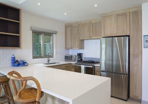 Villas Iguana A-6: Beachfront Condo