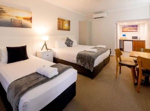 Chevron Renaissance Surfers Paradise | Helensvale