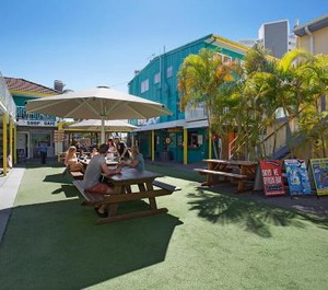 Backpackers Paradise 