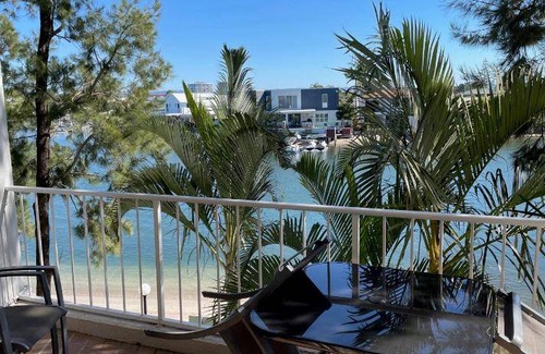 Biggera Waters Apartment | 100 m² Serviced apartment ∙ 3 bedrooms ∙ 6 guests