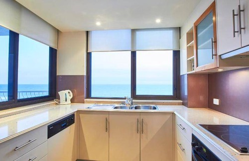 Mermaid Waters Apartment | 142 m² Serviced apartment ∙ 3 bedrooms ∙ 7 guests