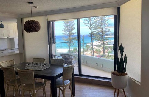 Burleigh Heads Apartment | 147 m² Apartment ∙ 3 bedrooms ∙ 6 guests