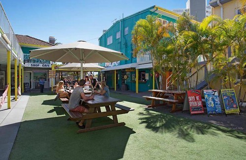 Surfers Paradise Hostel | 150 m² Hostel ∙ 127 guests