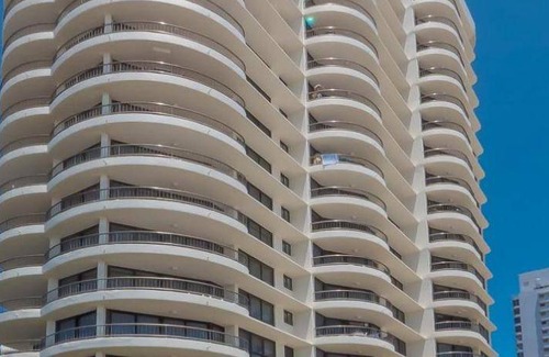 Broadbeach Apartment | 161 m² Serviced apartment ∙ 3 bedrooms ∙ 127 guests
