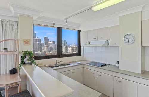 Broadbeach Apartment | 161 m² Serviced apartment ∙ 3 bedrooms ∙ 127 guests