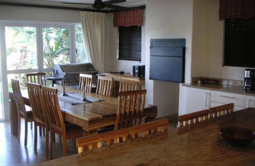 Marina Martinique House | 350 m² House ∙ 4 bedrooms ∙ 10 guests