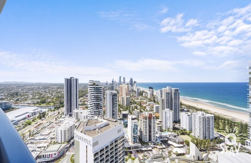 Broadbeach Apartment | 4 Bedroom Sub Penthouse High Floor, Ocean Views