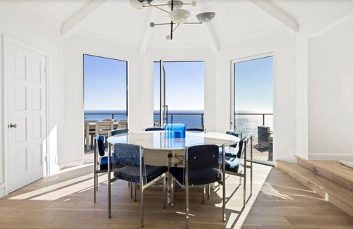 Western Malibu House | 409 m² House ∙ 4 bedrooms ∙ 8 guests