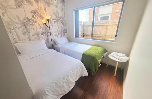 Coomera House | 4b2b Coomera Comfort Lodge Near Theme Park & Westfield