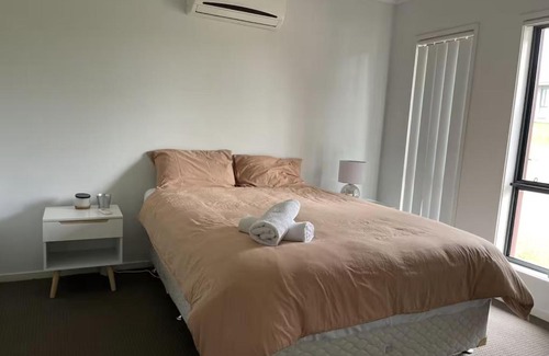 Coomera House | 4BR Family Home Coomera Theme Parks Shopping
