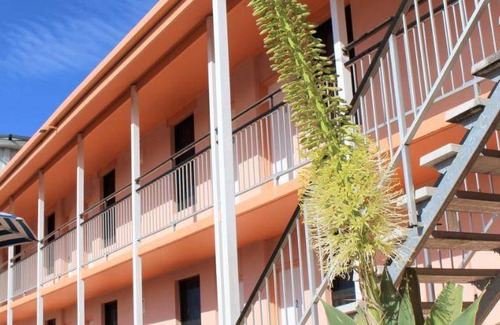 Mermaid Beach Hotel | 52 m² Motel ∙ 5 guests