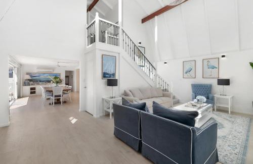 Mermaid Waters Villa | 5BR Mermaid Waters Luxury Home