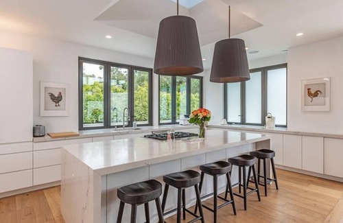 Central Malibu House | 6-Bedroom Luxury Oasis with Private Pool in Malibu