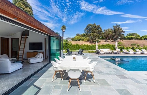 Central Malibu House | 6-Bedroom Luxury Oasis with Private Pool in Malibu