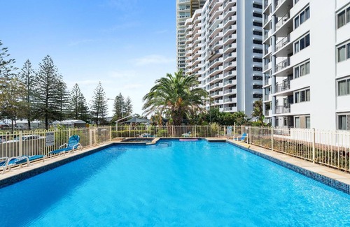 Broadbeach Apartment | 80 m² Serviced apartment ∙ 2 bedrooms ∙ 127 guests
