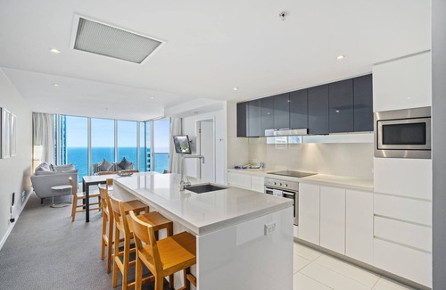 Surfers Paradise Apartment | A stunning apartment, Apartment 24104 offers best in class luxury & features