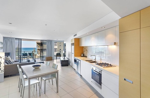 Burleigh Heads Apartment | Ambience on Burleigh Beach