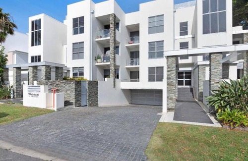 Runaway Bay Apartment | Apartment ∙ 3 bedrooms ∙ 6 guests