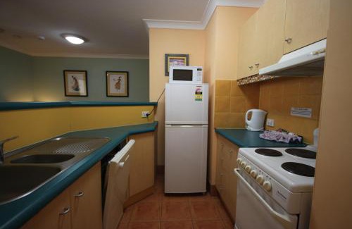 Broadbeach Apartment | Aruba Beach Resort