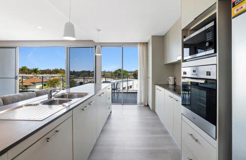 Gold Coast Resort | Azzura Greens Resort