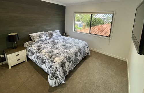 Mermaid Beach House | Bamboo Breeze by Nobbys - Luxury Family Home