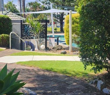 Runaway Bay Apartment | Bayview Bay Apartments and Marina