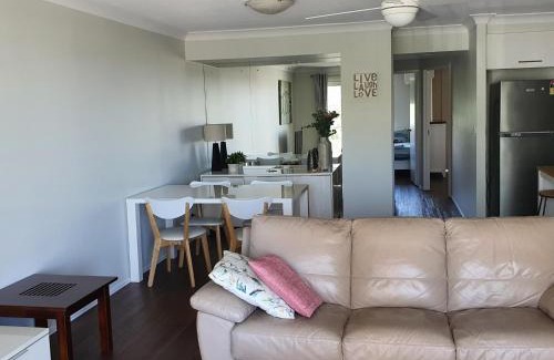 Runaway Bay Apartment | Bayview Bay Apartments and Marina