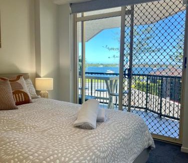 Biggera Waters Apartment | Bayview Beach Holiday Apartments