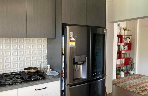 Mermaid Waters House | Beach Proximity- Quiet Work & Holiday Home on the Stunning Gold Coast