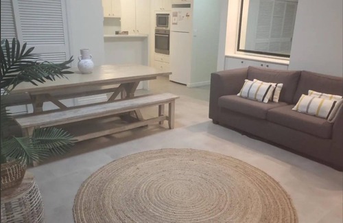Gold Coast Apartment | Beach Views from every room! Footsteps to the sand