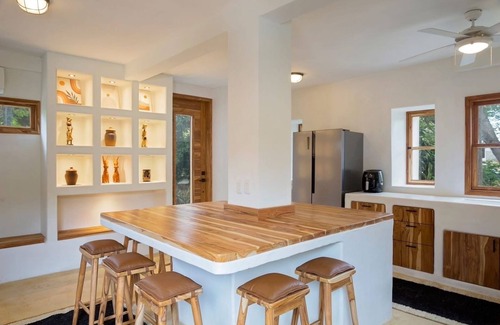 Playa Colorado House | Beachside SOULWATER Surf House+Sauna+Icebath. Perfect for LG families+retreats