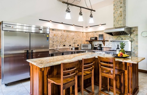 Coco House | Beautiful 4BR home great for a family