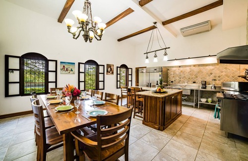 Coco House | Beautiful 4BR home great for a family