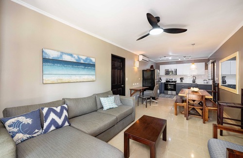 Tamarindo Condo | Beautifully Renovated Secured 2br/2bth Condo - 1 Block From Beach & Downtown