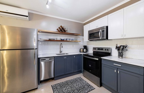 Tamarindo Condo | Beautifully Renovated Secured 2br/2bth Condo - 1 Block From Beach & Downtown