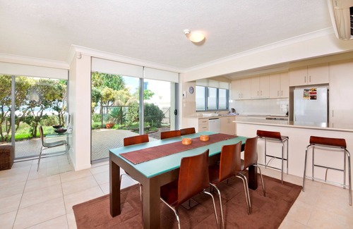 Surfers Paradise Apartment | Berkeley on the Beach