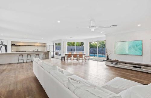 Burleigh Waters House | Black Shack Burleigh