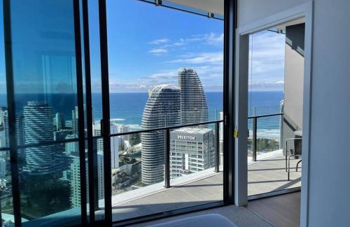 Broadbeach Apartment | Brand new luxury OceanView 2beds apt 40F