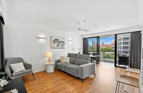 Broadbeach Apartment | BroadBliss Resort Style Retreat with Ocean Views
