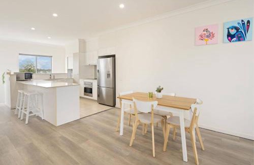 Runaway Bay Apartment | Broadwater Days - Breezy Resort Living by the Bay