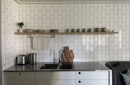 Burleigh Heads Apartment | BURLEIGH BEACH - Renovated Unit With Free WIFI