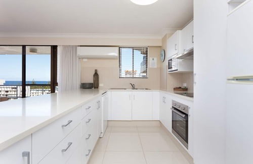 Broadbeach Apartment | Capricornia Apartments