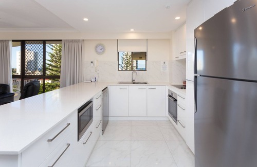 Broadbeach Apartment | Capricornia Apartments