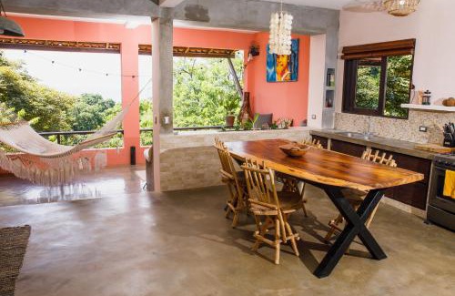 San Juan del Sur House | Casa Del Arte - rooms with private and shared bathrooms