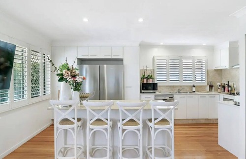 Miami House | Central coastal home Miami/Nobby Beach