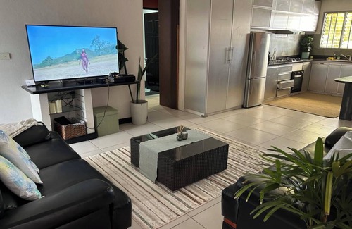 Suva House | Charming 2-bedroom apartment with AC, WiFi in brilliant Suva