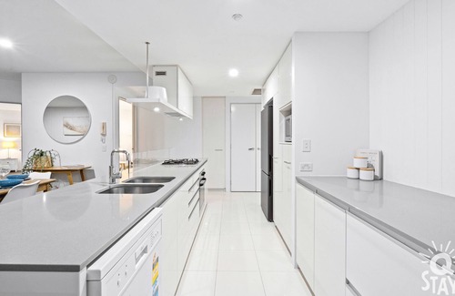 Surfers Paradise Apartment | Circle on Cavill 3 Bedroom Ocean View — Q Stay